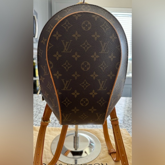 Louis Vuitton Backpack - Picture 3 of 14